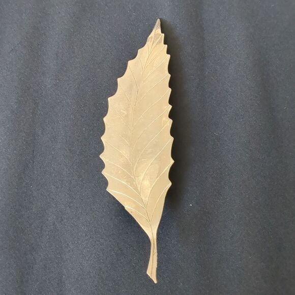 Vintage Silver Tone Leaf Sweater Scarf Pin. 5 inches long. - Picture 2 of 6